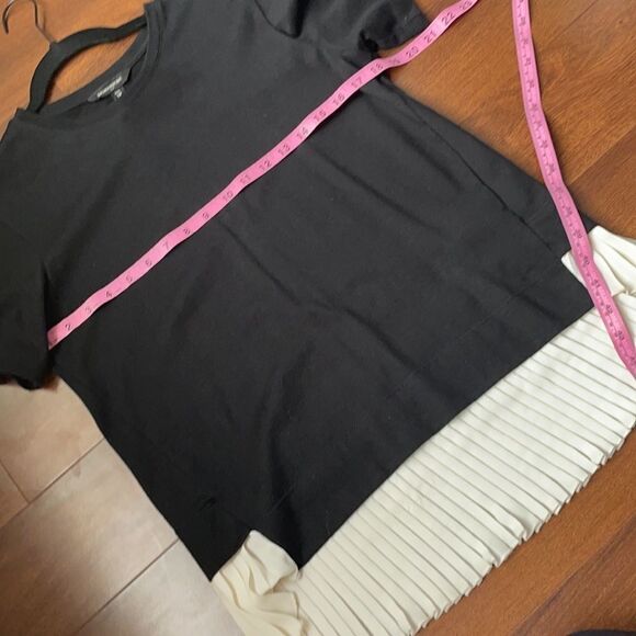 Banana Republic | Pleat Hem Top - Picture 12 of 12